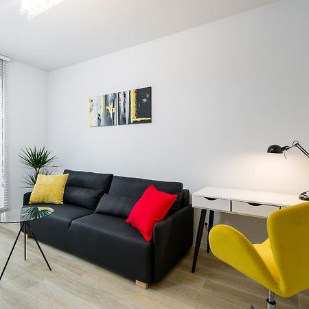 Apartments Poznan Fabryczna By Renters Exteriör bild